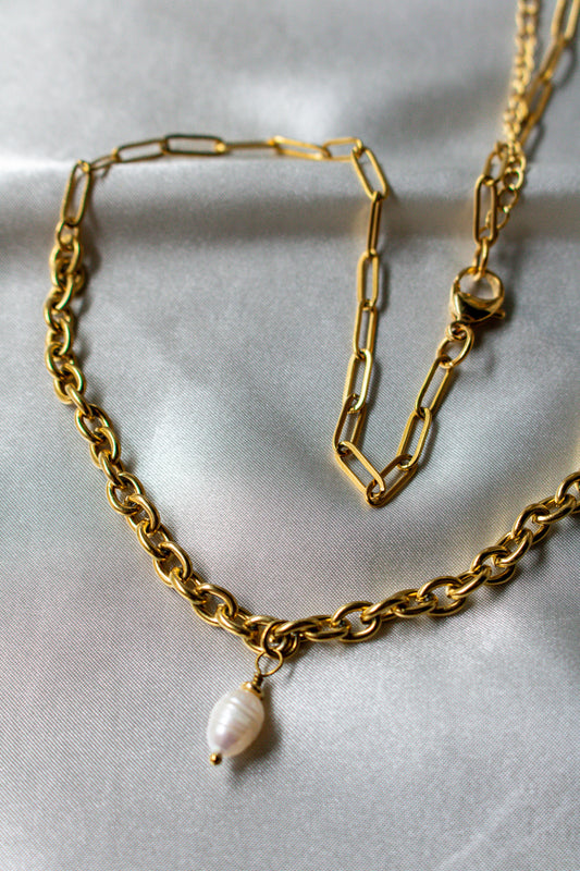 The Pendulum Necklace