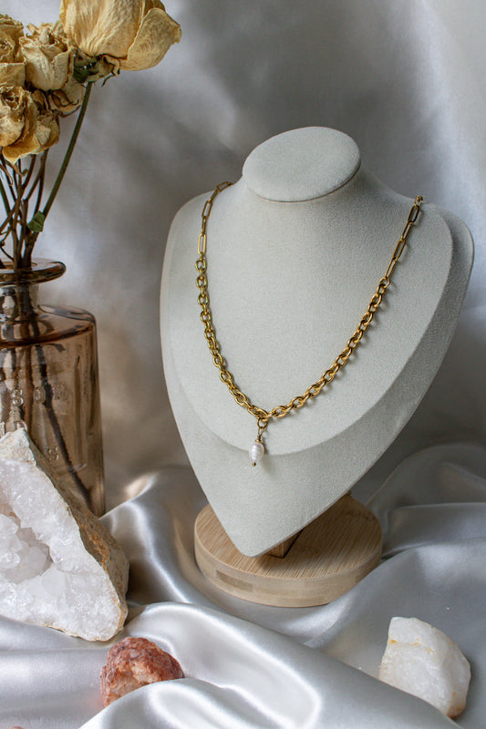 The Pendulum Necklace